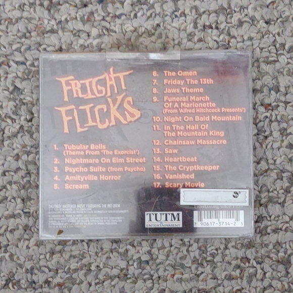 Lot of 2 Halloween CDs- New Fright Flicks & Drew’s Famous Halloween Party Music - Picture 9 of 9